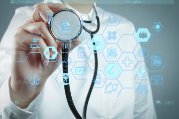 Nové imunitní cíle, metabolické slabiny a dlouhodobé změny po léčbě